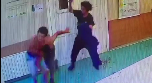Man Stabs EX BF With Scissors During Fight