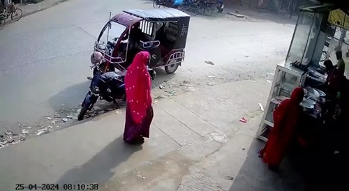 Rickshaw driver killed after getting ran over by a truck