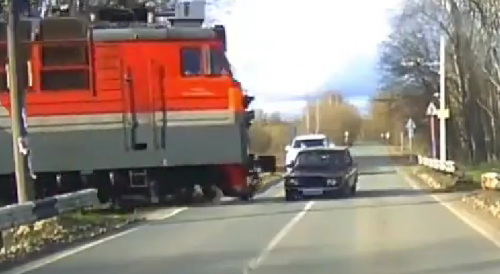 Lada Occupantr Killed By Train In Russia