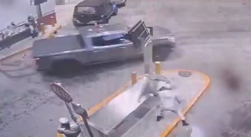 Truck tries to bypass security check and runs over National Guard Mexico