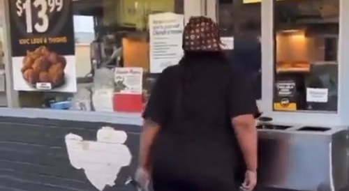 Angry Black Woman Fights over Fried Chicken