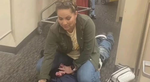 Clorado: Woman puts a man in a headlock after she catches him filming her in a fitting room