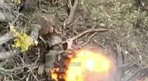 The soldier burned to a state of coal after the precise arrival of the kamikaze drone!