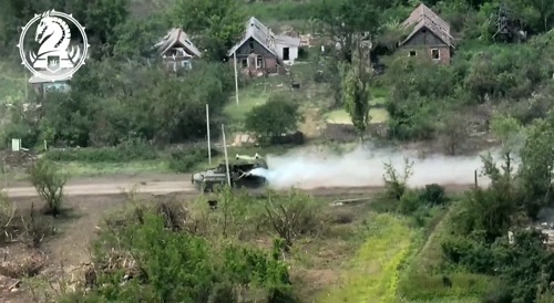 Ukraine Bradley meets Russian BTR