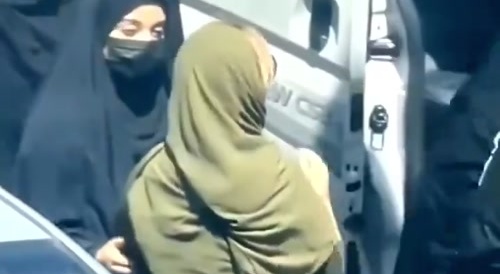 Iran: Muslim women kidnap a woman on a bus.