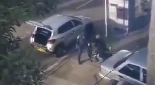 Scumbags Violently Rob Helpless Woman In Bogota
