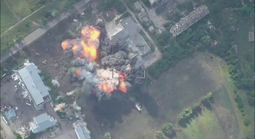 Russian heavy bomb hit Ukrainian positions