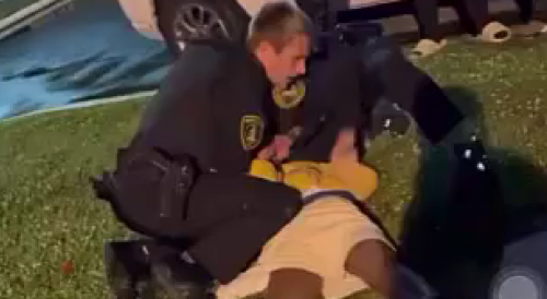 Carolina Cop Punching Black Man During Arrest