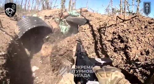 Ukrainians clearing Russian positions in Kharkiv