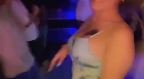 She danced and showed her pussy to the bar