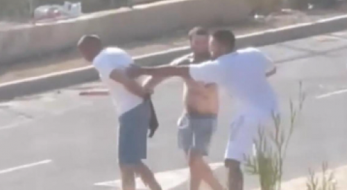 Spain: Three men beat up a tied thief in Valencia