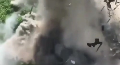 More Ballsy Russian Soldiers Use Anti-Tank Mines To Blow Up Some Ukranian Soldiers.