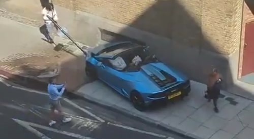 Lamborghini crash in London