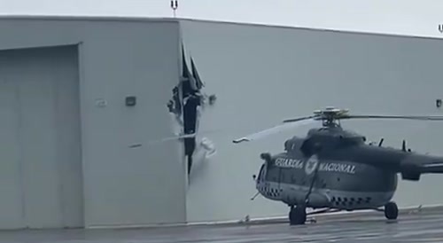 Mexico: National Guard helicopter damages hangar at 'Ponciano Arriaga' airport