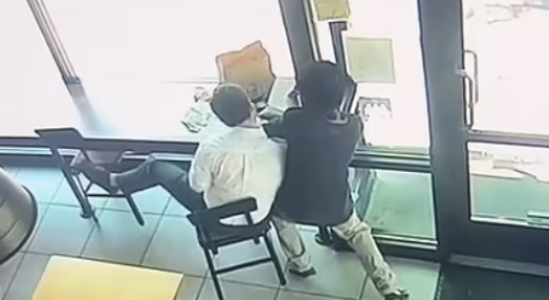 Jiu-jitsu purple belt eating lunch at Taco Bell takes down thief who tries to grab his phone