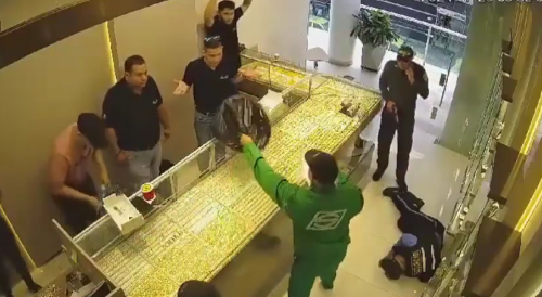 Gang Of Fake Police Officers Rob Jewelry In Colombia