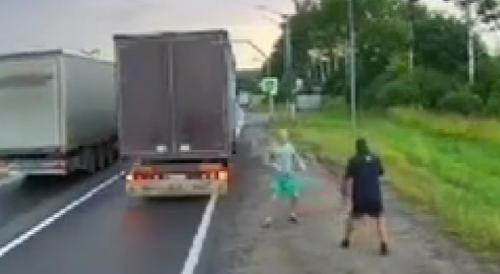 Road Rage Fight Of Russian Truckers