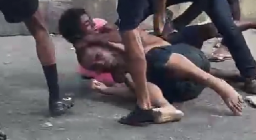 Thief getting a good beating in São Januário