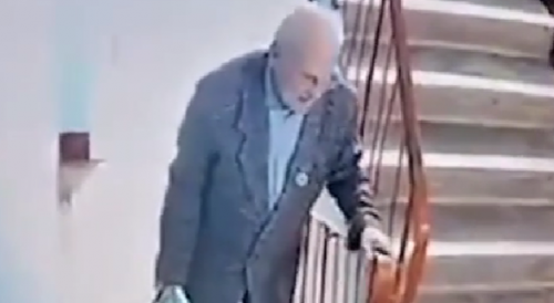 80YO Man Brutally Robbed Of Bag With Groceries