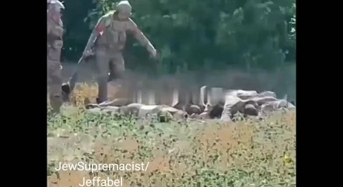 Russians collecting Ukrainian corpses in Kursk.