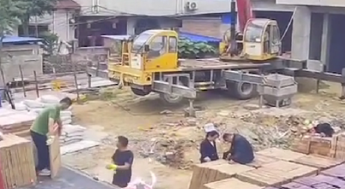 Chinese Worker Truly Has A Bad Day At Work