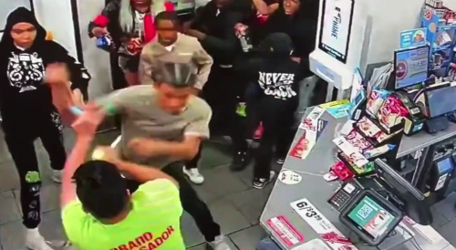 Gang Of Shoplifters Attack 7-Eleven Clerk