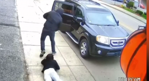 Woman Dragged y Thief In Massachusets