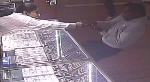 Man snatches $14K worth of jewelry from kiosk inside Greenbriar Mall