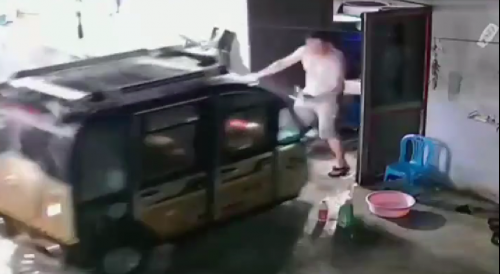 Never Trust Your Tuk Tuk