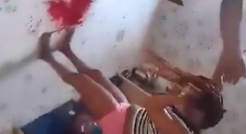 Angry girlfriend stabbed a side girl in the head