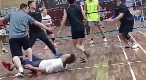 Man dies playing volleyball