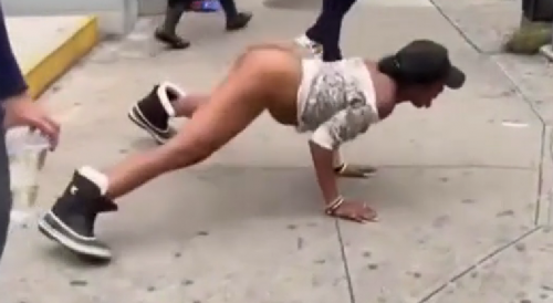 NY Woman Twerks Ass Naked