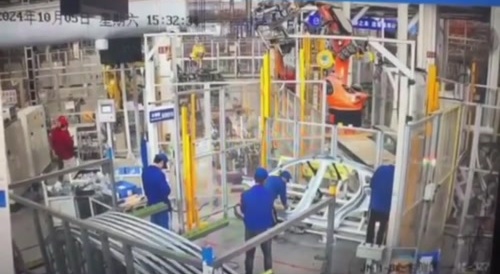 Robotic Arm Strikes Again In China!