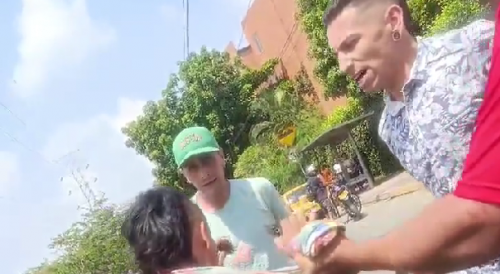 Cellphone Thief Punched In The Face By Angry Men In Colombia