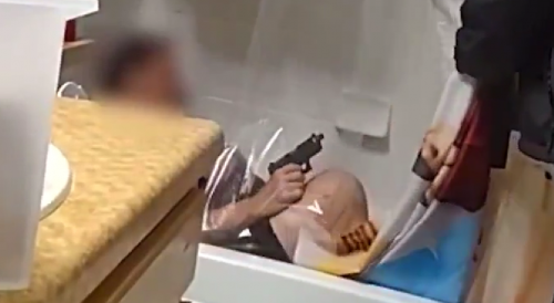 Florida cops shoot kill armed suspect in bathtub