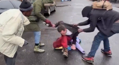 Donation Of Winter Jackets Ends With Fight Of Junkies In Portland