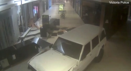 Australian Thugs Drive Through Shopping Mall to Steal Safe