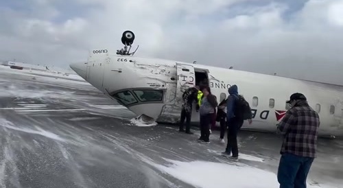 Delta Plane Flips Upside Down While Landing In Toronto Canada