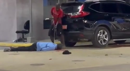 Haitian Man Brutally Attacks A Security Guard At The Gas Station In Do..