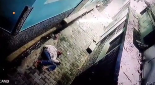 Thief On House Roof Falls to Ground Seeing Its Owners Waking Up..