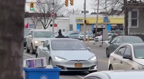 Crazy Woman Rubs Poop on Passing Cars