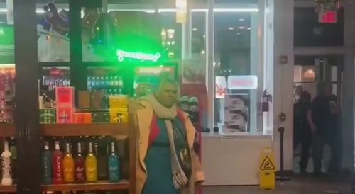 Angry Black Woman goes on a Rampage in Store