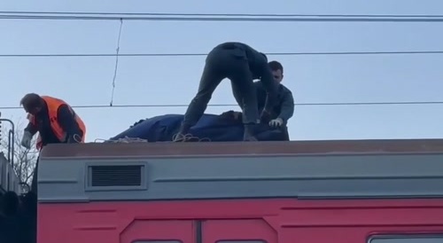 Man Electrocuted to Death on Train Roof in Yessentuki, Russia