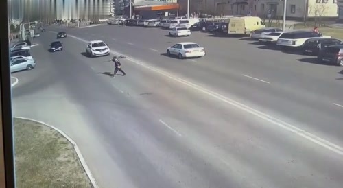 A absolute gormless idiot gets hit