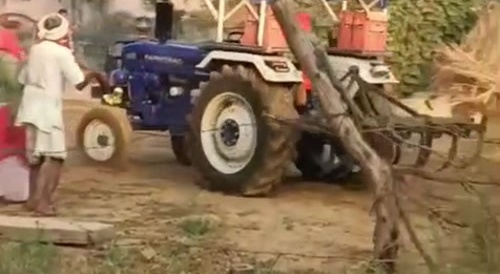 He Thinks My Tractor's Sexeh
