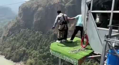 A Glitter First: Double Bungee Death