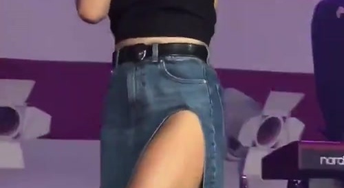 Hot Singer Wearn No Panties - hairy bush warning