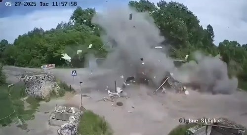 Lancet attacks checkpoint, injures Ukrainian policeman