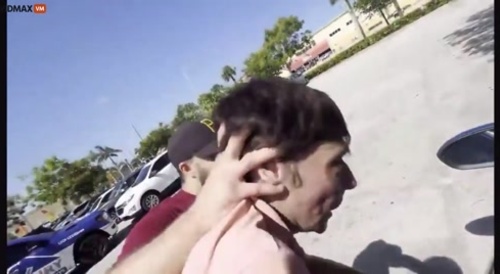 Nasty ass mofo gets his ass beat in Florida.