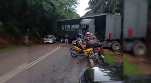 Failed attempt to overtake on a double line road